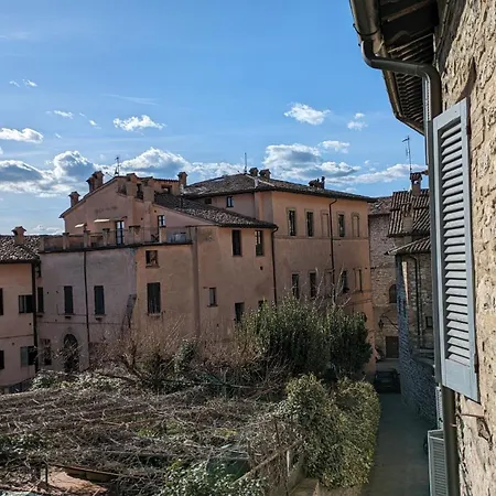 公寓 Borgo Antico 古比奥